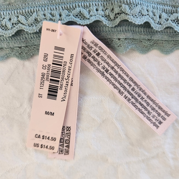 Victoria's Secret Lace Bikini Panties - Picture 8 of 10